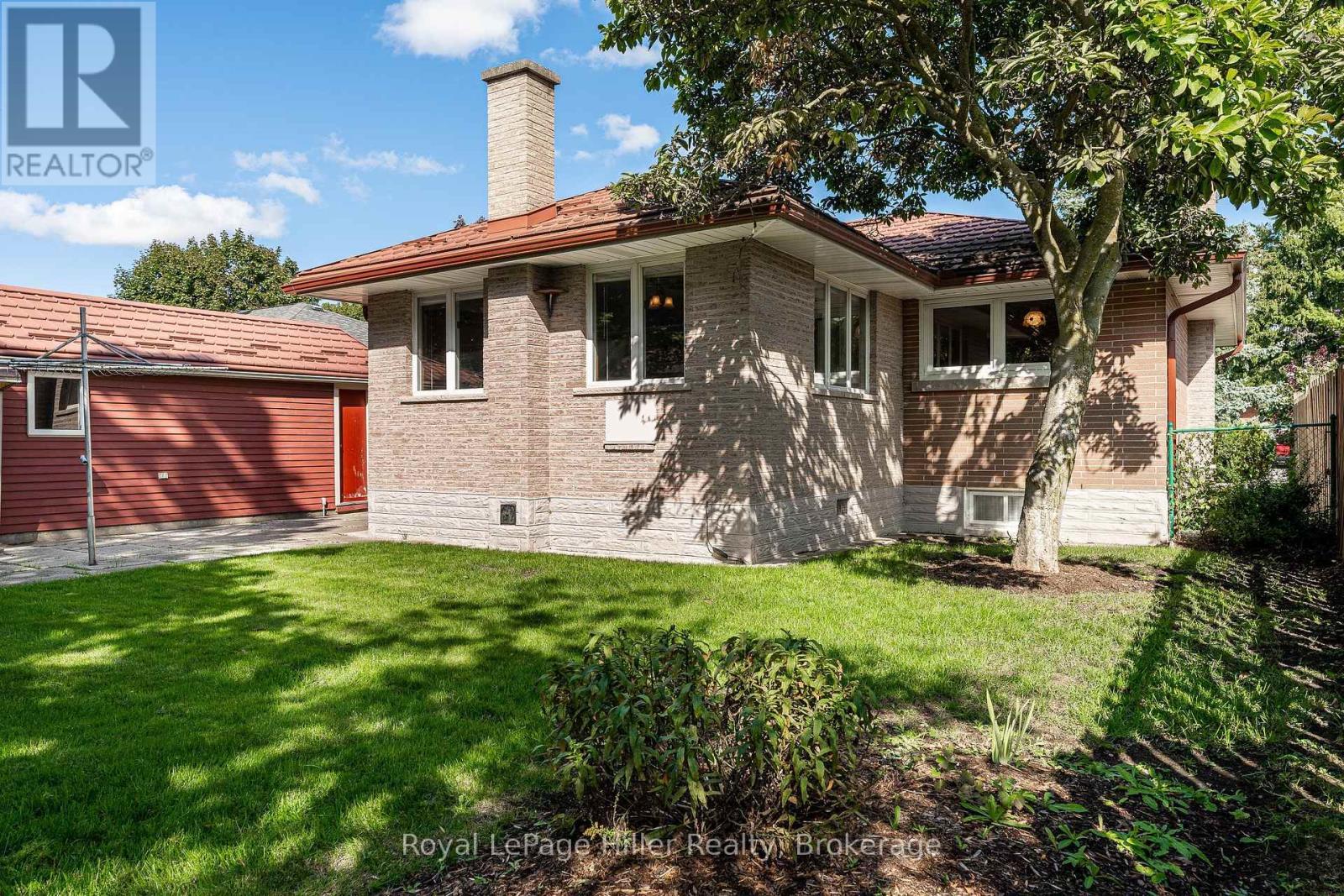 












56 GORDON STREET

,
Stratford,




Ontario
N5A4W3

