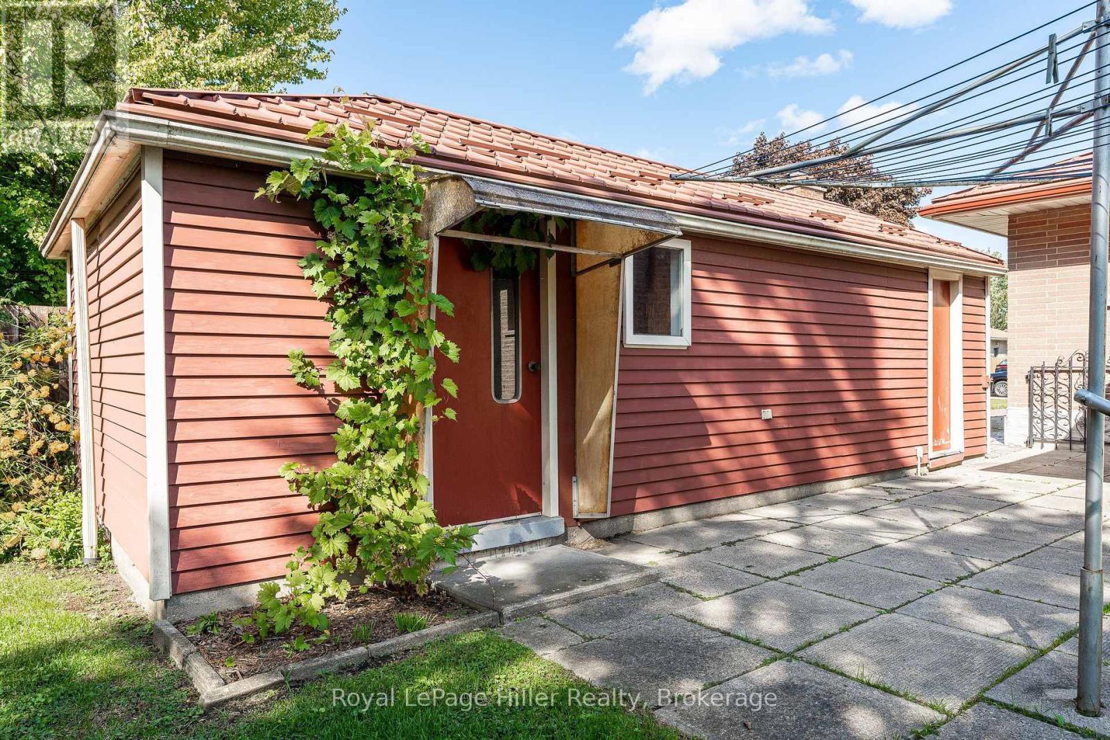 












56 GORDON STREET

,
Stratford,




Ontario
N5A4W3

