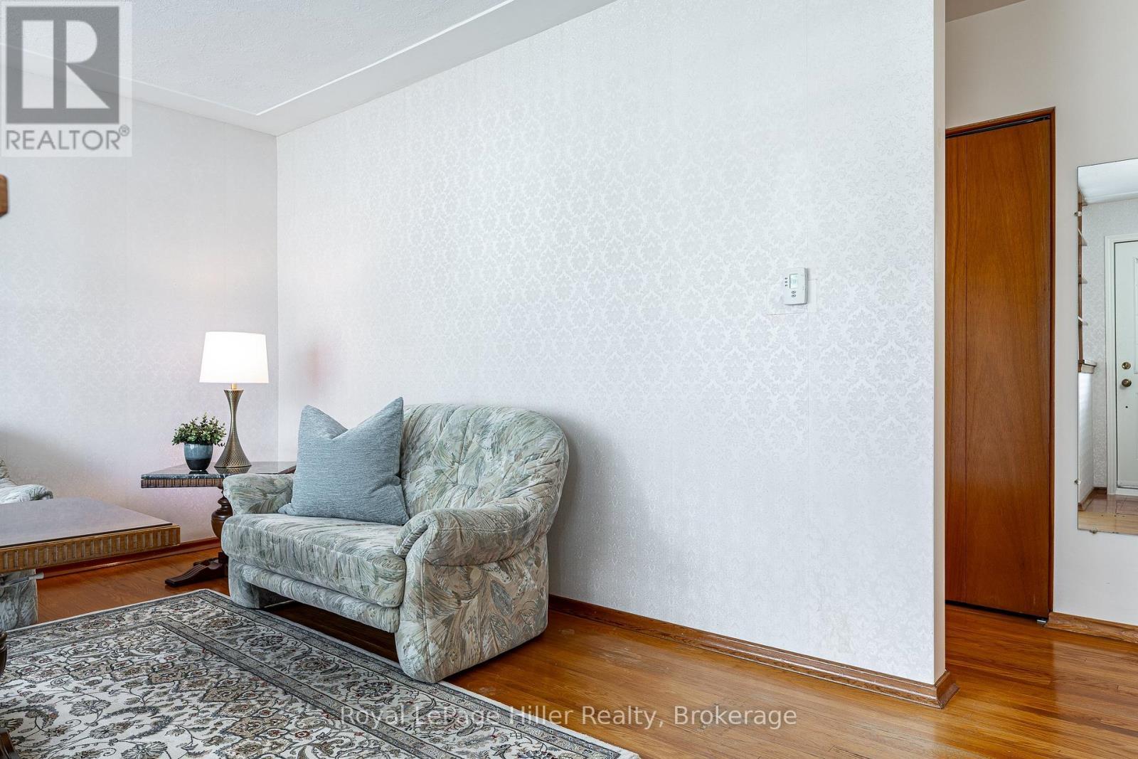 












56 GORDON STREET

,
Stratford,




Ontario
N5A4W3

