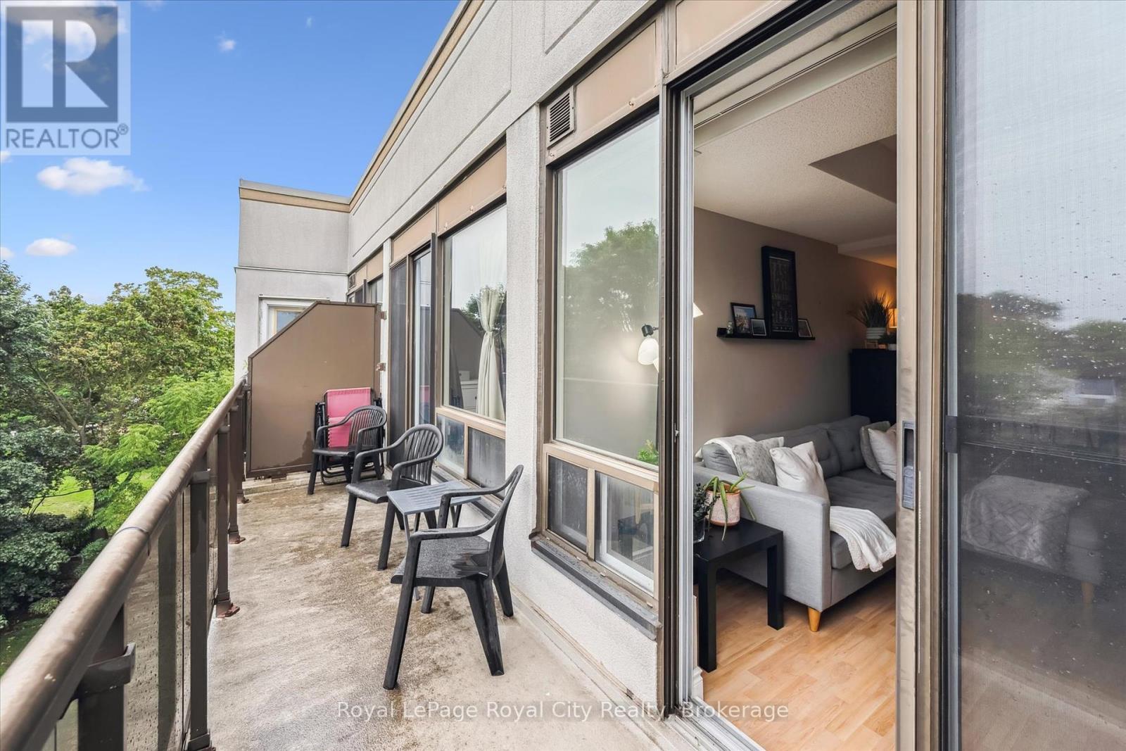 












403 - 105 BAGOT STREET

,
Guelph (Junction/Onward Willow),




Ontario
N1H8H4

