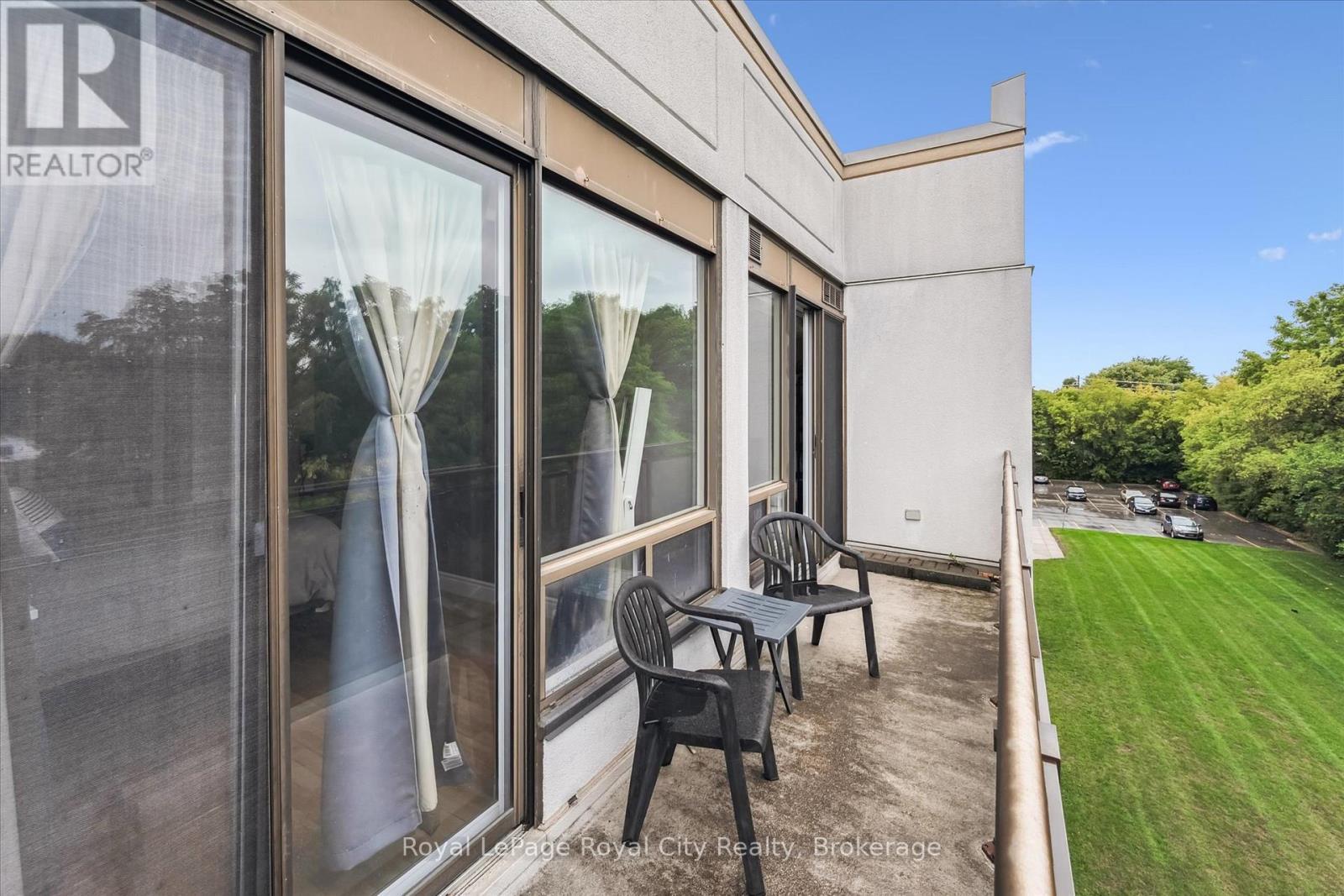 












403 - 105 BAGOT STREET

,
Guelph (Junction/Onward Willow),




Ontario
N1H8H4

