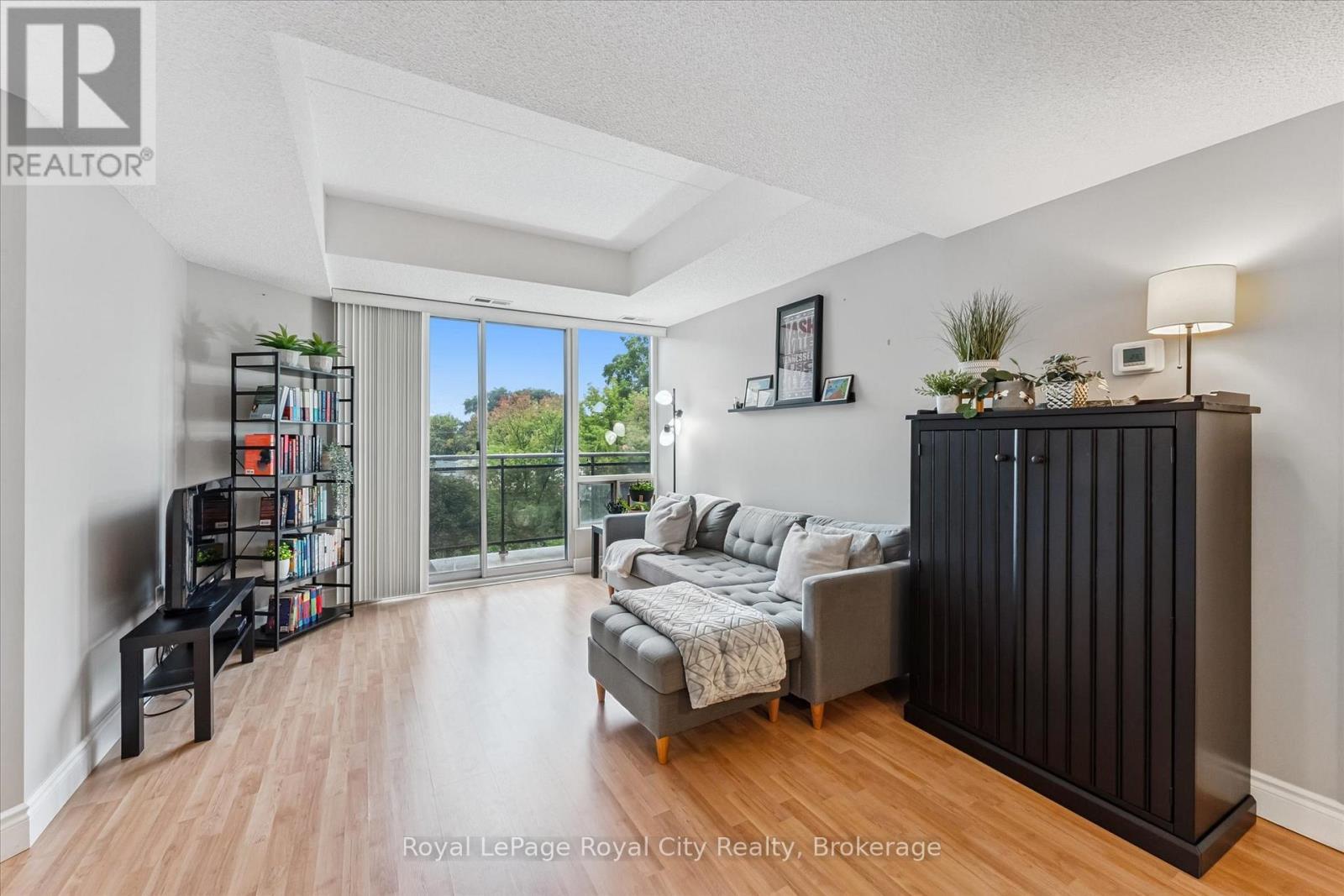 












403 - 105 BAGOT STREET

,
Guelph (Junction/Onward Willow),




Ontario
N1H8H4


