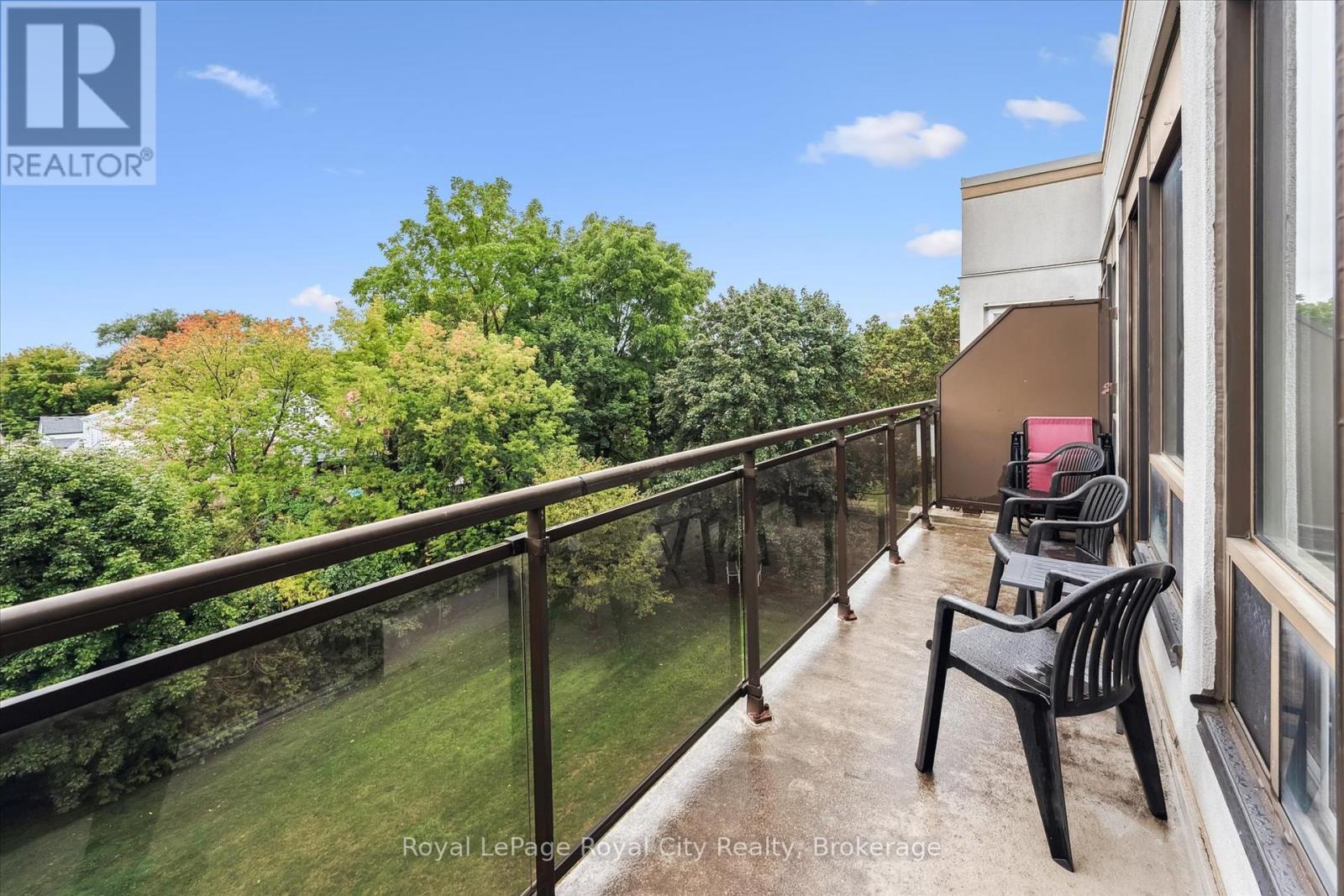 












403 - 105 BAGOT STREET

,
Guelph (Junction/Onward Willow),




Ontario
N1H8H4


