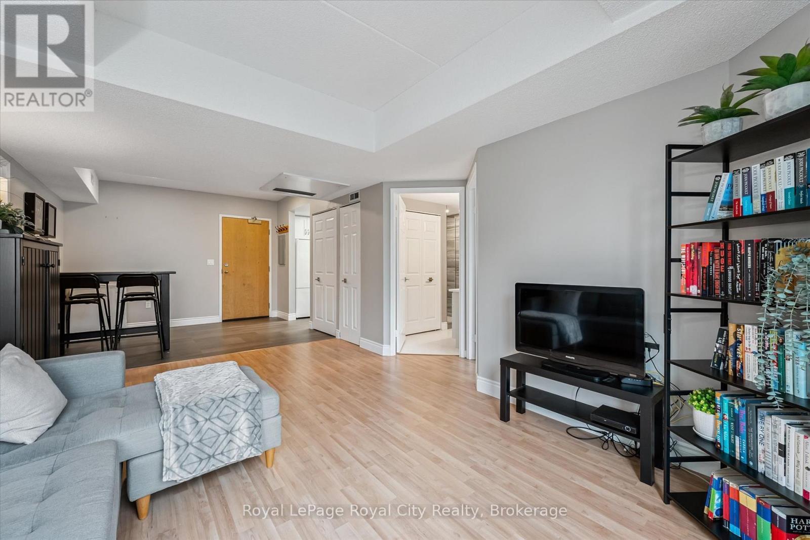 












403 - 105 BAGOT STREET

,
Guelph (Junction/Onward Willow),




Ontario
N1H8H4

