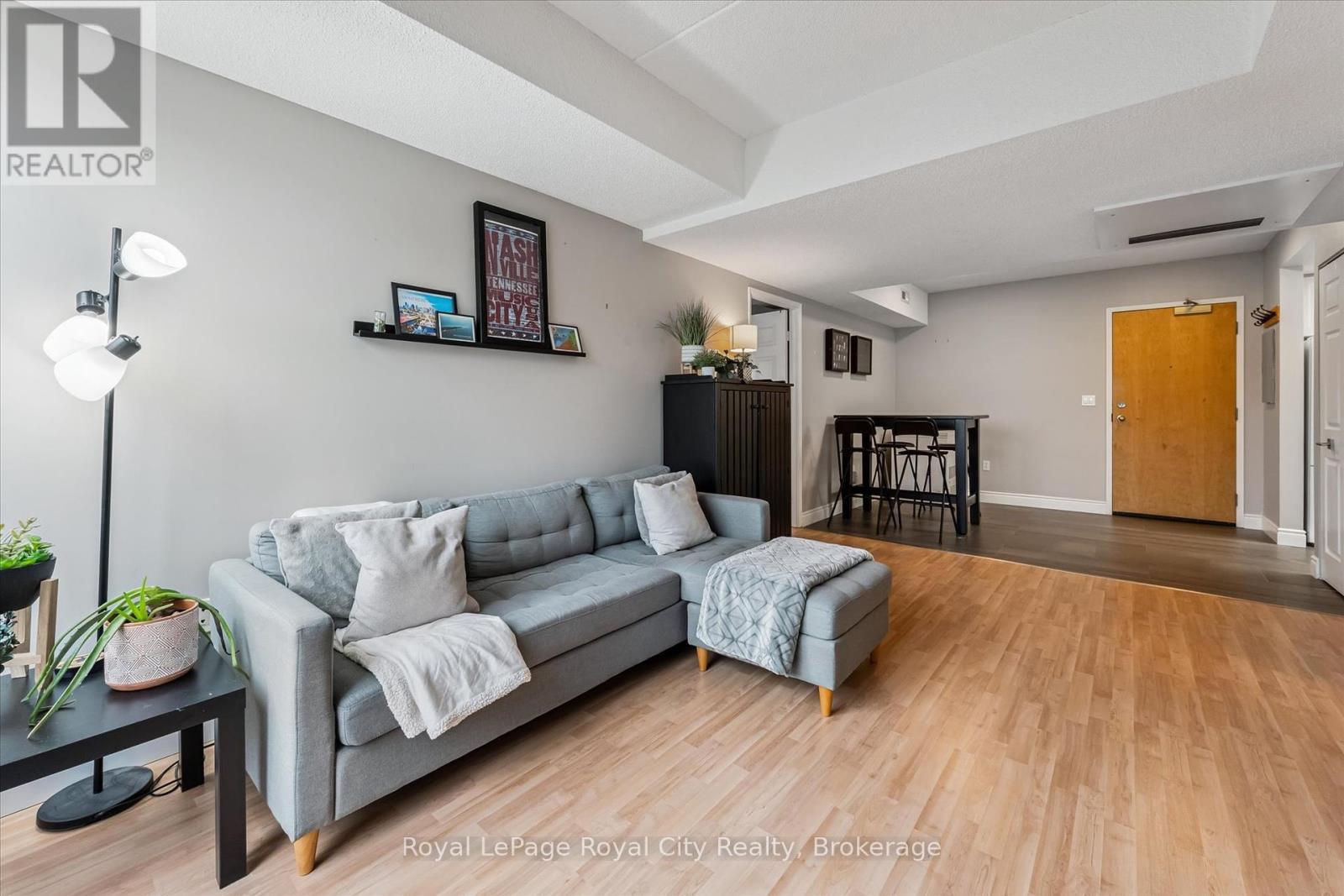 












403 - 105 BAGOT STREET

,
Guelph (Junction/Onward Willow),




Ontario
N1H8H4

