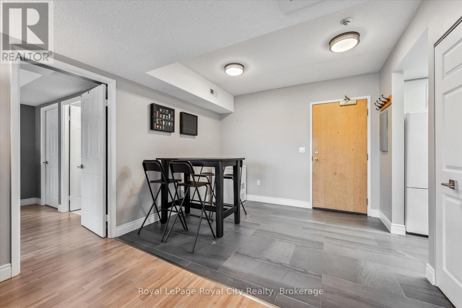 












403 - 105 BAGOT STREET

,
Guelph (Junction/Onward Willow),




Ontario
N1H8H4


