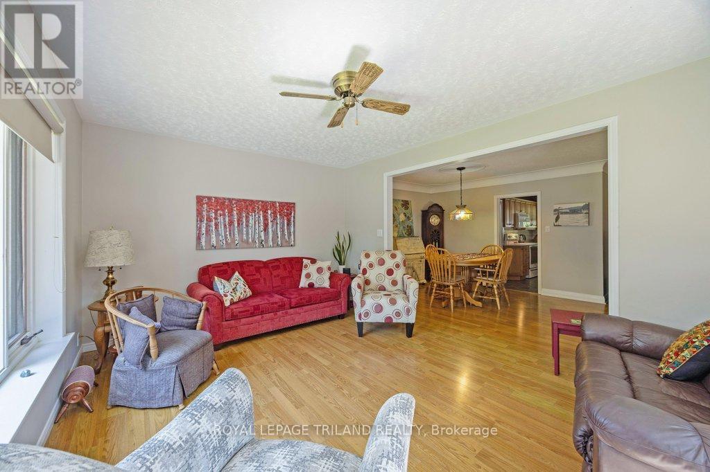 












236 SUNSET DRIVE

,
St. Thomas,




Ontario
N5R3C3

