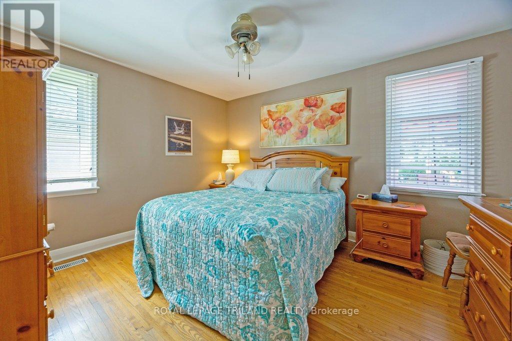 












236 SUNSET DRIVE

,
St. Thomas,




Ontario
N5R3C3

