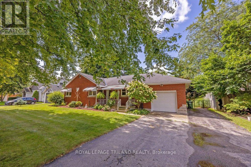 












236 SUNSET DRIVE

,
St. Thomas,




Ontario
N5R3C3

