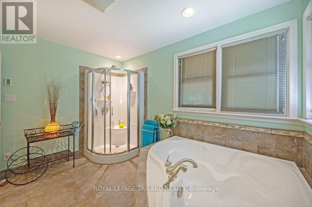 












236 SUNSET DRIVE

,
St. Thomas,




Ontario
N5R3C3

