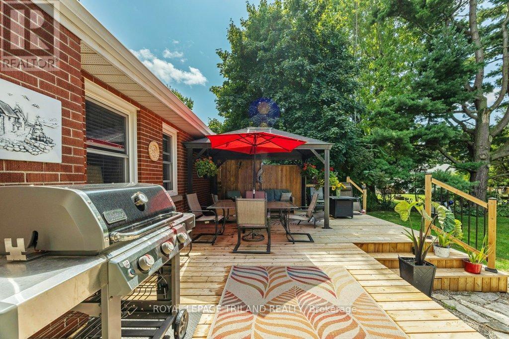 












236 SUNSET DRIVE

,
St. Thomas,




Ontario
N5R3C3

