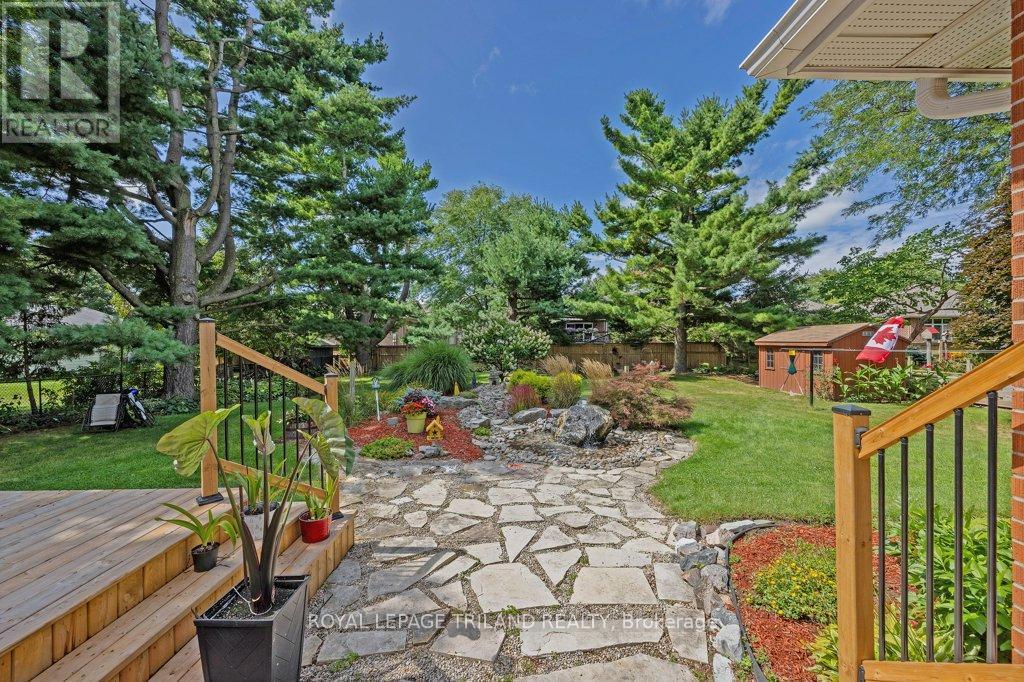 












236 SUNSET DRIVE

,
St. Thomas,




Ontario
N5R3C3

