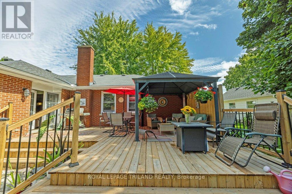 












236 SUNSET DRIVE

,
St. Thomas,




Ontario
N5R3C3

