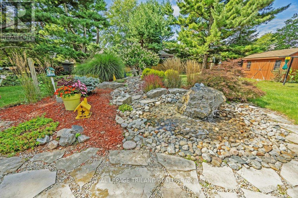 












236 SUNSET DRIVE

,
St. Thomas,




Ontario
N5R3C3

