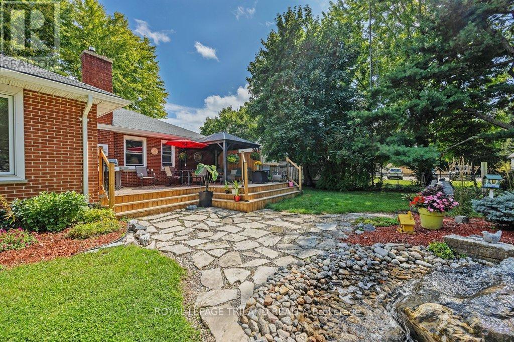 












236 SUNSET DRIVE

,
St. Thomas,




Ontario
N5R3C3

