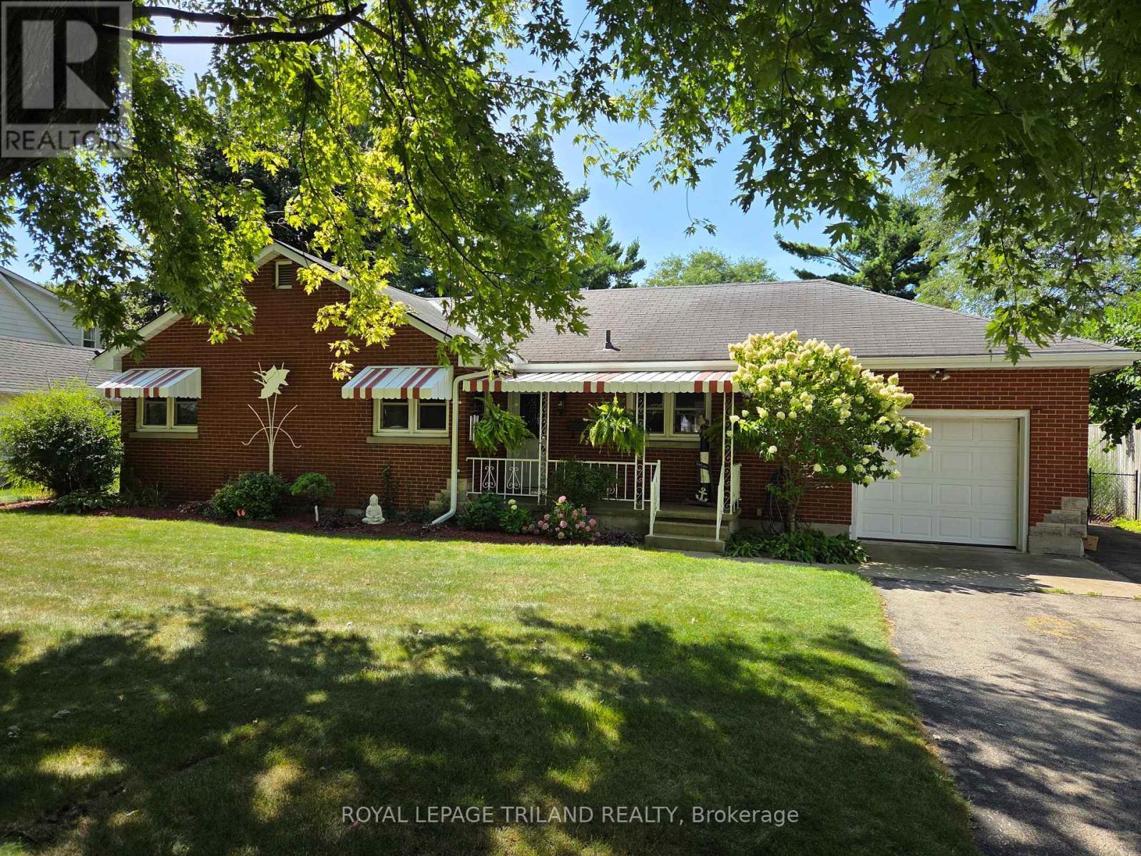 












236 SUNSET DRIVE

,
St. Thomas,




Ontario
N5R3C3

