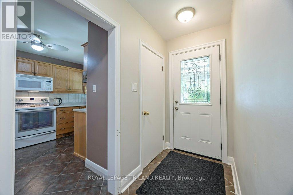 












236 SUNSET DRIVE

,
St. Thomas,




Ontario
N5R3C3

