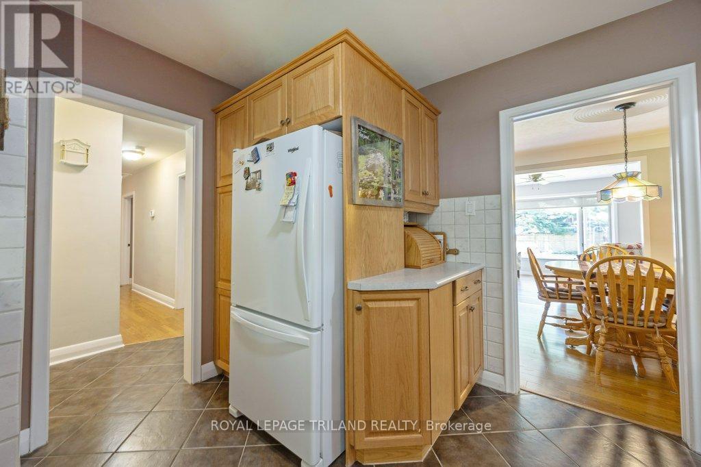 












236 SUNSET DRIVE

,
St. Thomas,




Ontario
N5R3C3

