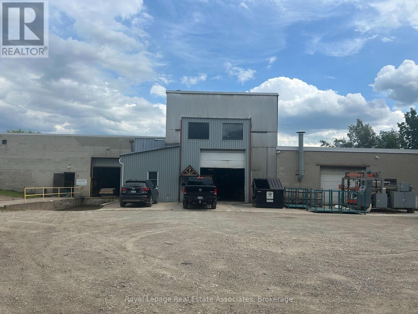 












153 PERTH STREET

,
Halton Hills,




Ontario
L7J1C9

