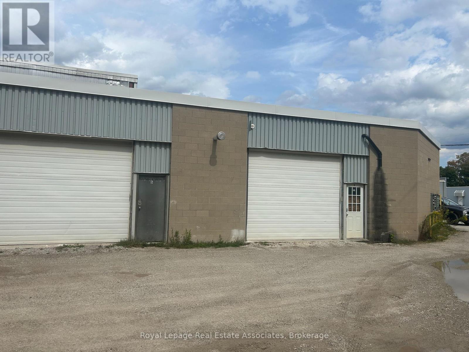 












153 PERTH STREET

,
Halton Hills,




Ontario
L7J1C9

