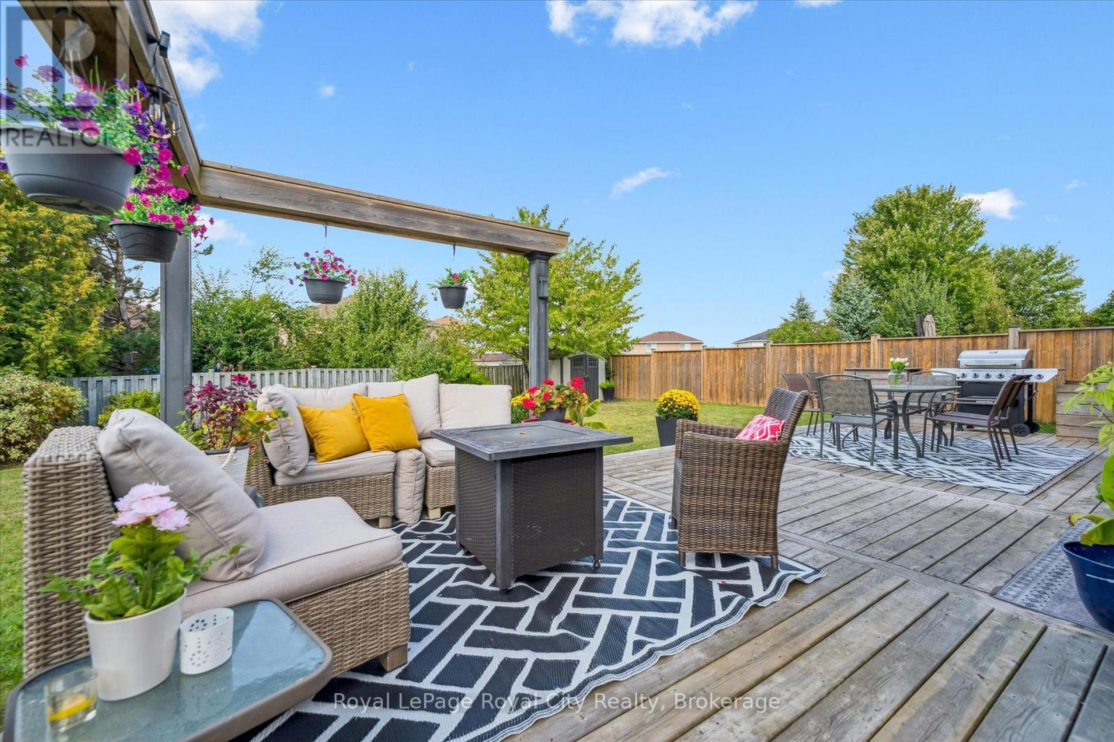












255 DEERPATH DRIVE

,
Guelph (Willow West/Sugarbush/West Acres),




Ontario
N1K1T8

