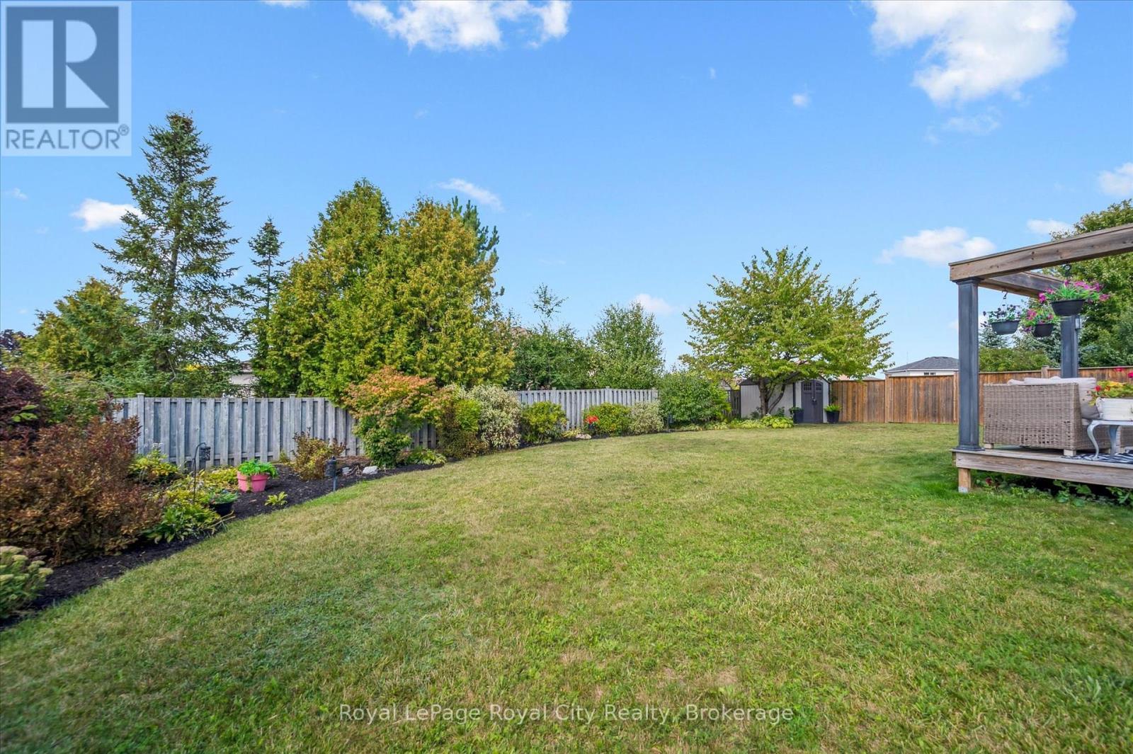 












255 DEERPATH DRIVE

,
Guelph (Willow West/Sugarbush/West Acres),




Ontario
N1K1T8

