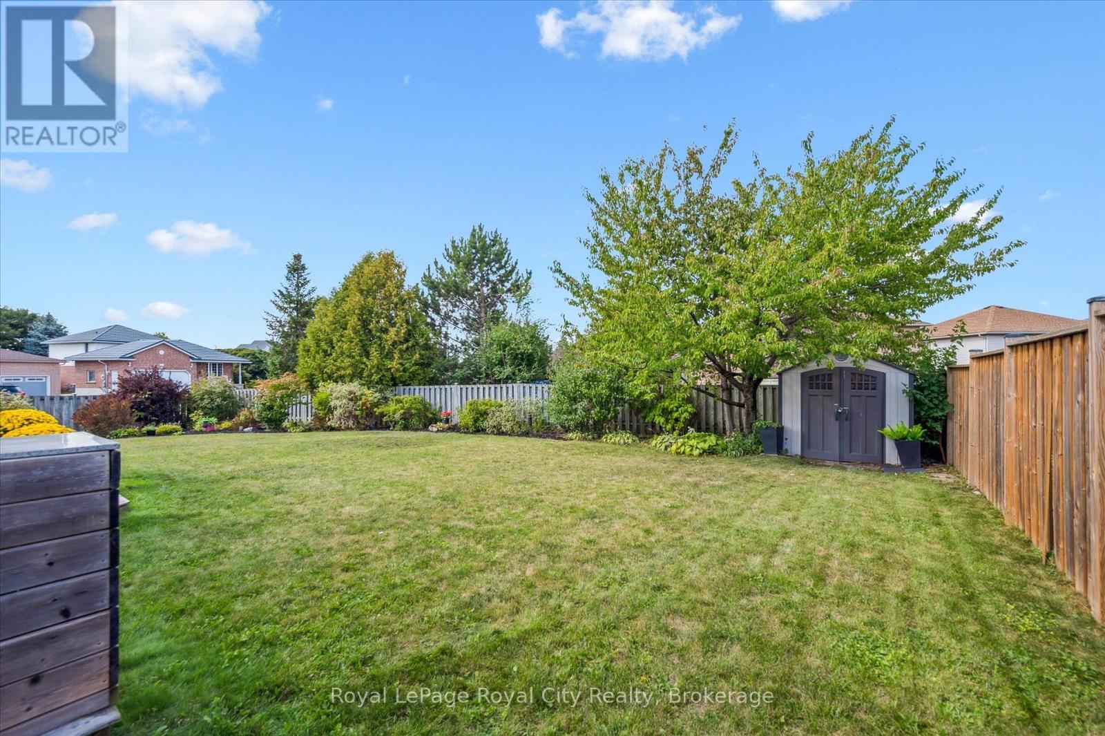 












255 DEERPATH DRIVE

,
Guelph (Willow West/Sugarbush/West Acres),




Ontario
N1K1T8

