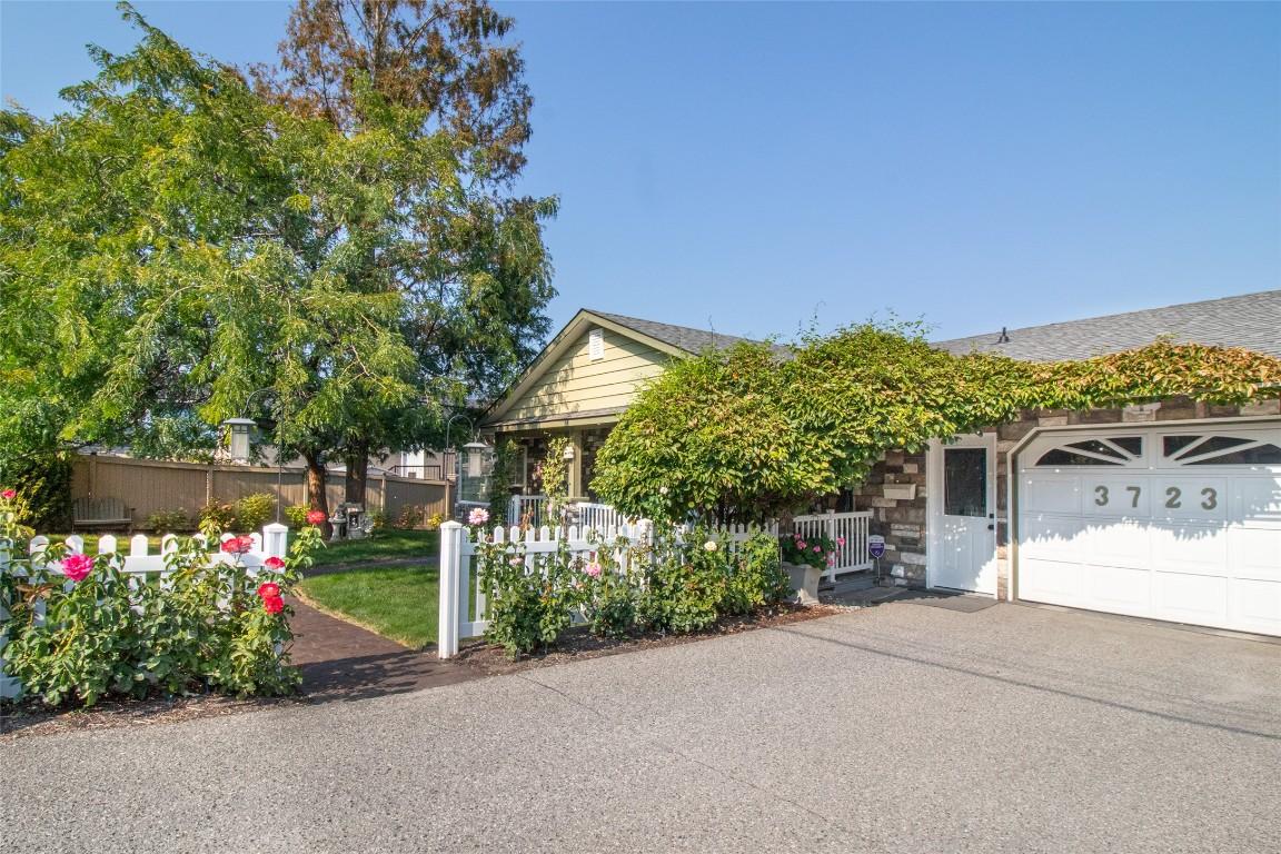 









3723


Salloum

Road,
West Kelowna,




BC
V4T 1E4

