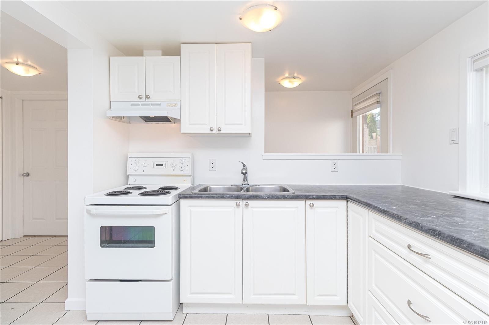 









841


Viewfield

Rd,
Esquimalt,




BC
V9A 4V2

