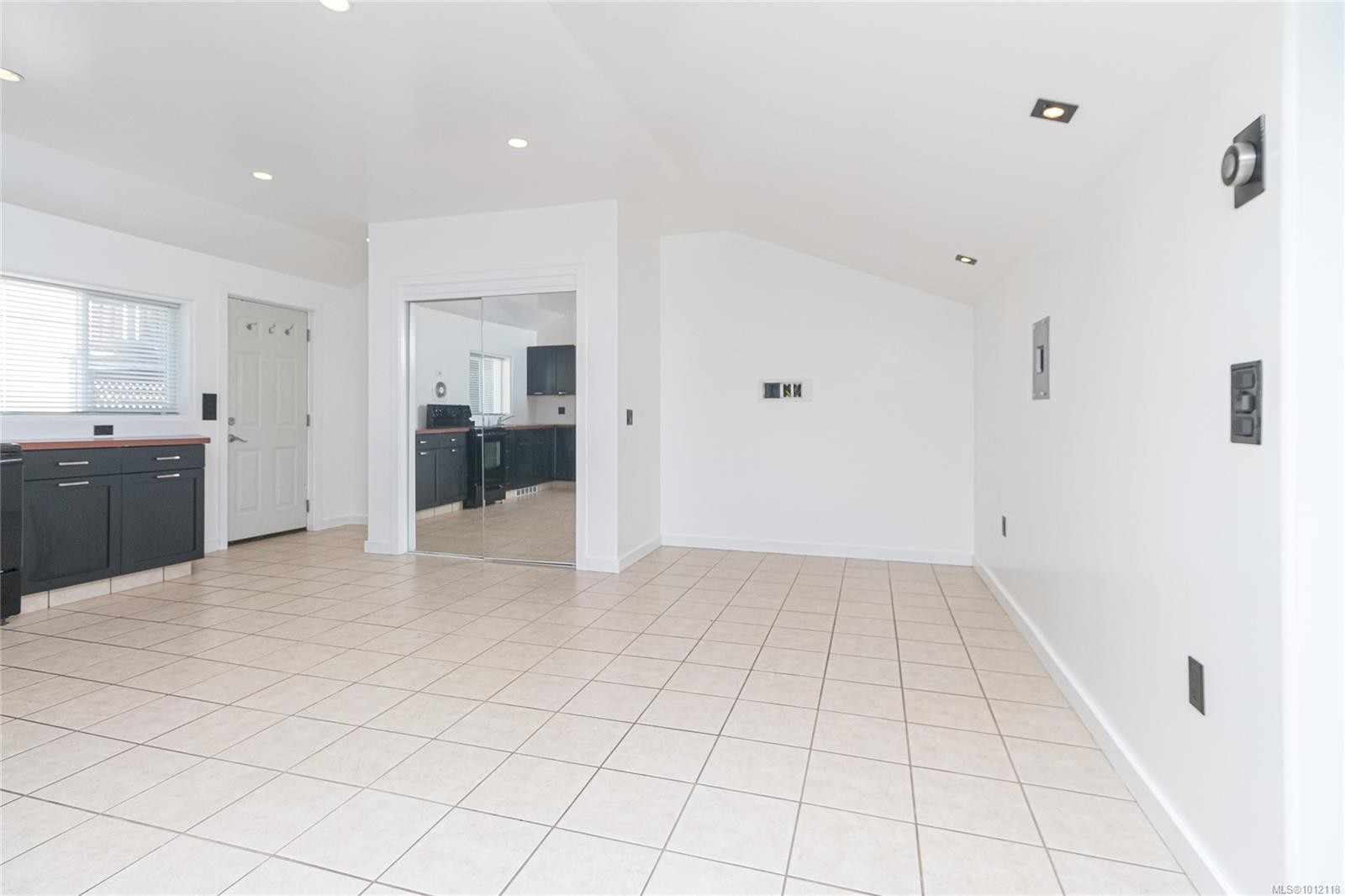 









841


Viewfield

Rd,
Esquimalt,




BC
V9A 4V2

