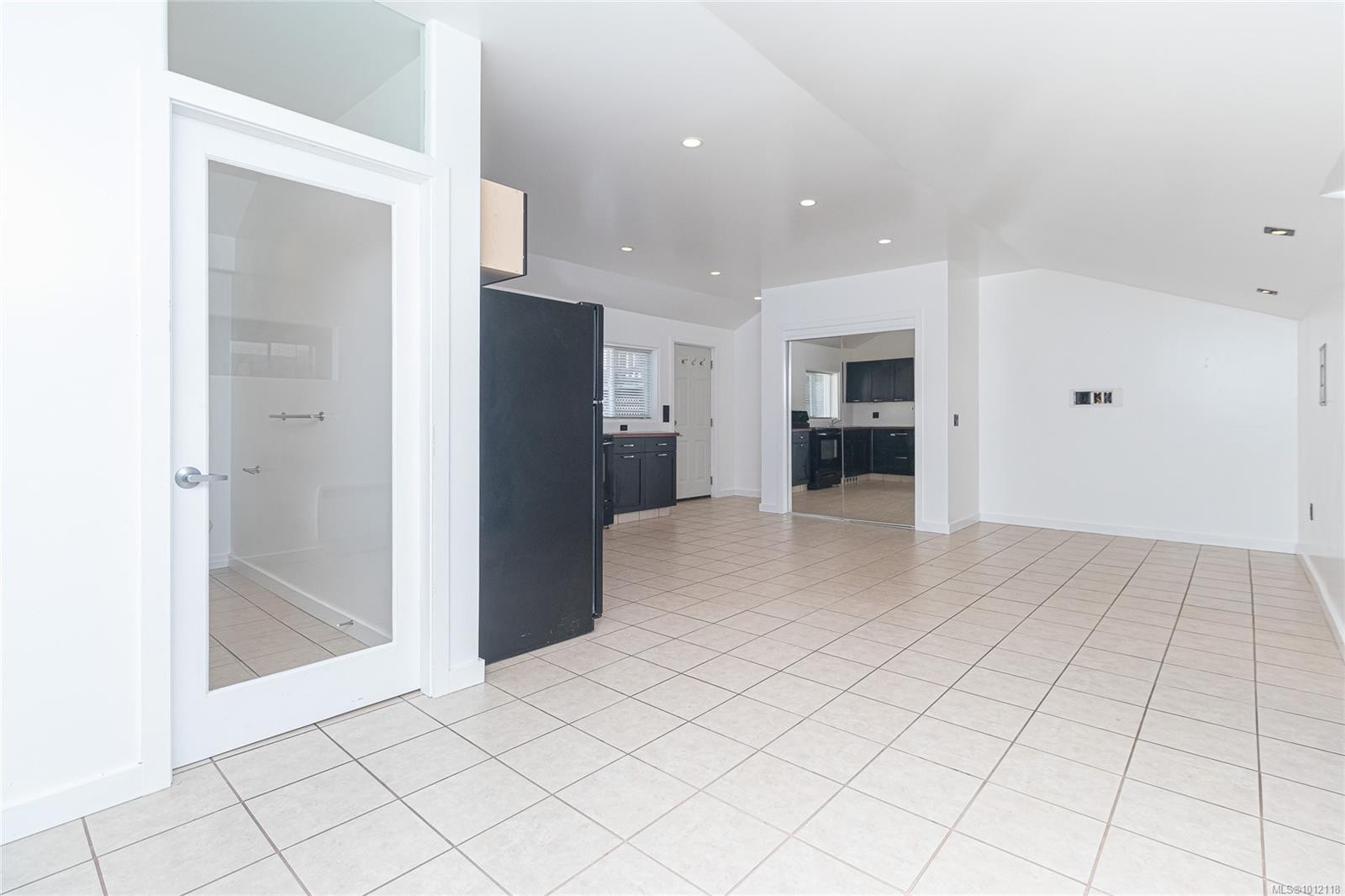 









841


Viewfield

Rd,
Esquimalt,




BC
V9A 4V2

