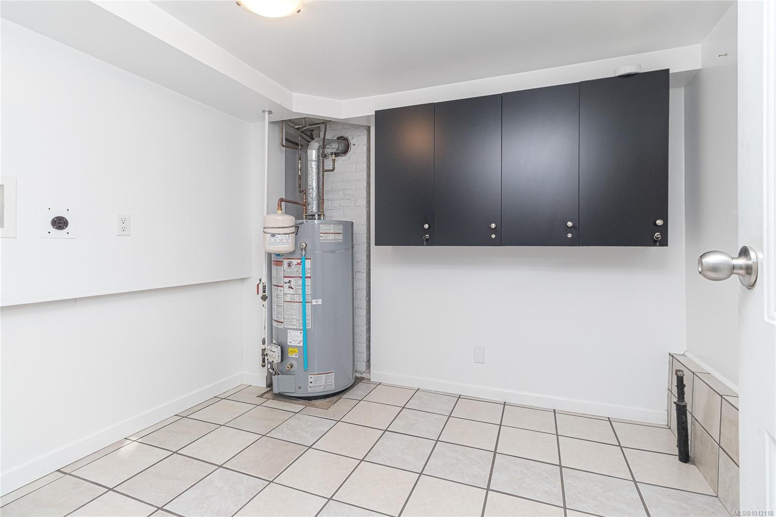 









841


Viewfield

Rd,
Esquimalt,




BC
V9A 4V2

