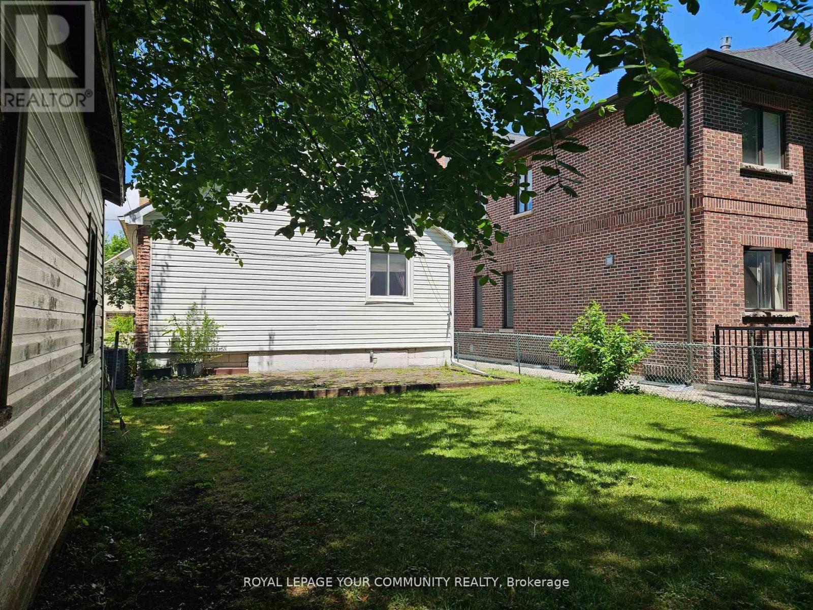 












317 CONNAUGHT AVENUE

,
Toronto,




Ontario
M2R2M1

