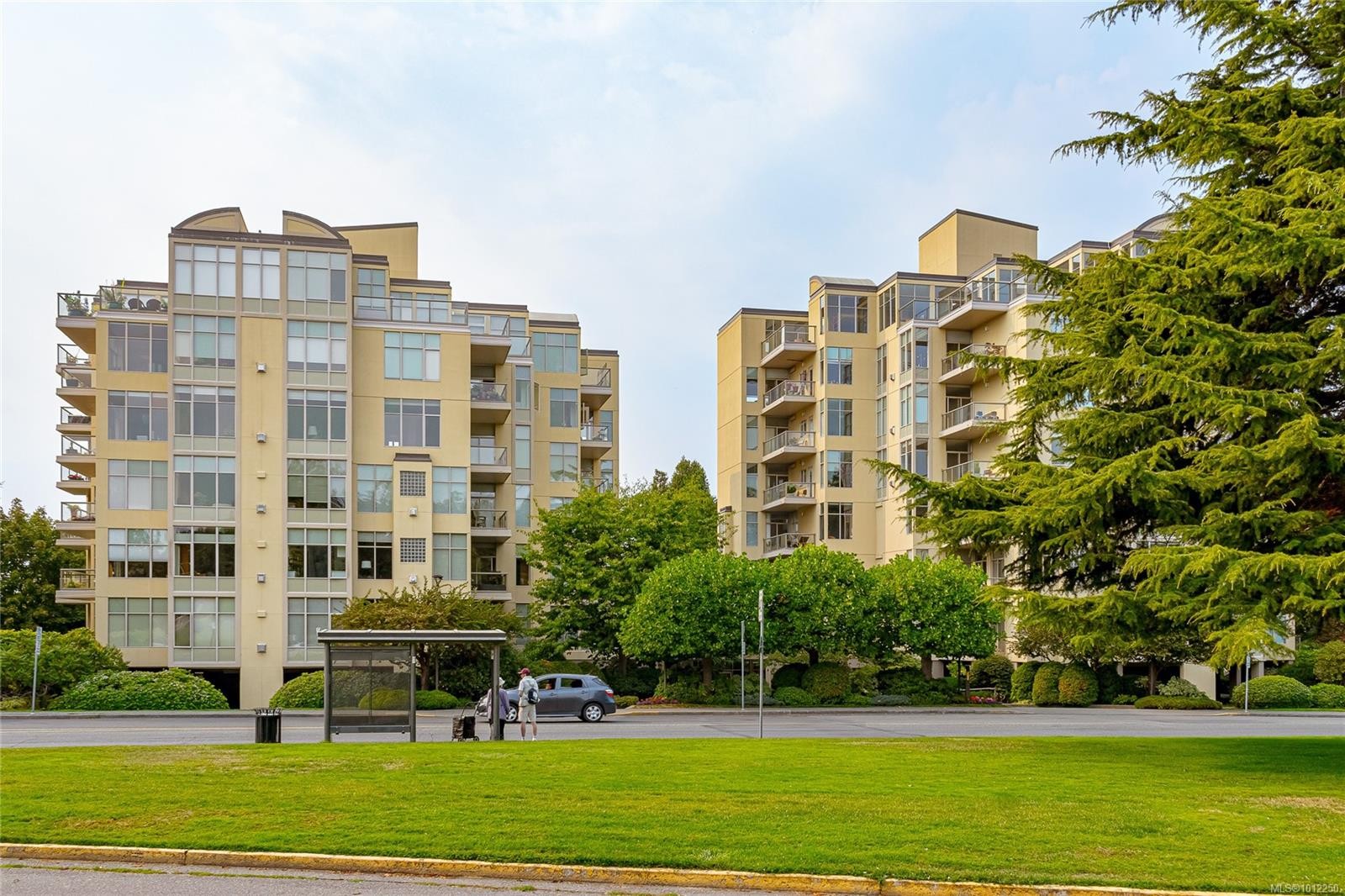 









188


Douglas

St, 530,
Victoria,




BC
V8V 2P1

