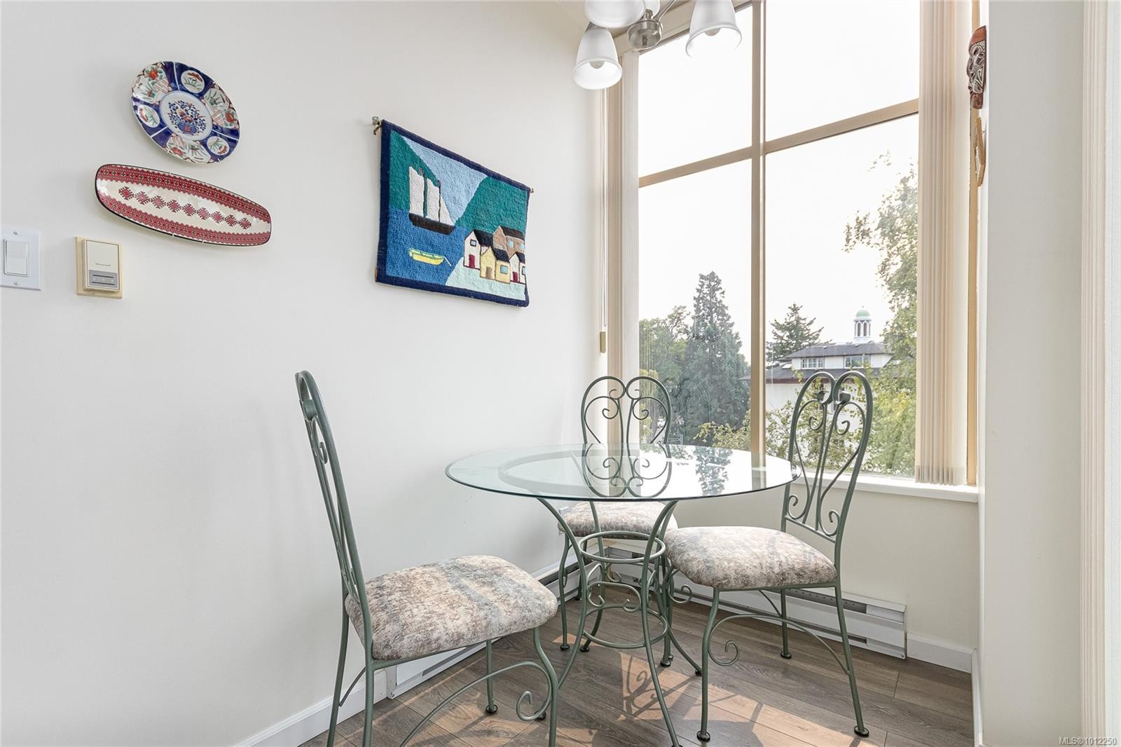 









188


Douglas

St, 530,
Victoria,




BC
V8V 2P1

