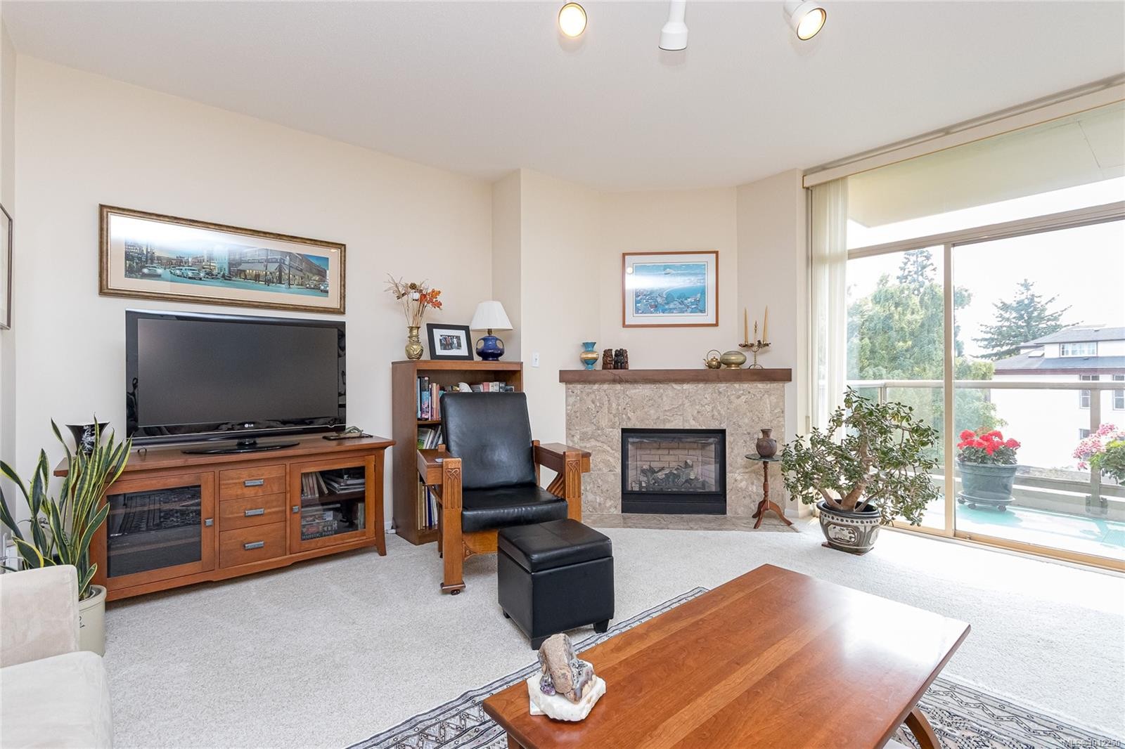









188


Douglas

St, 530,
Victoria,




BC
V8V 2P1

