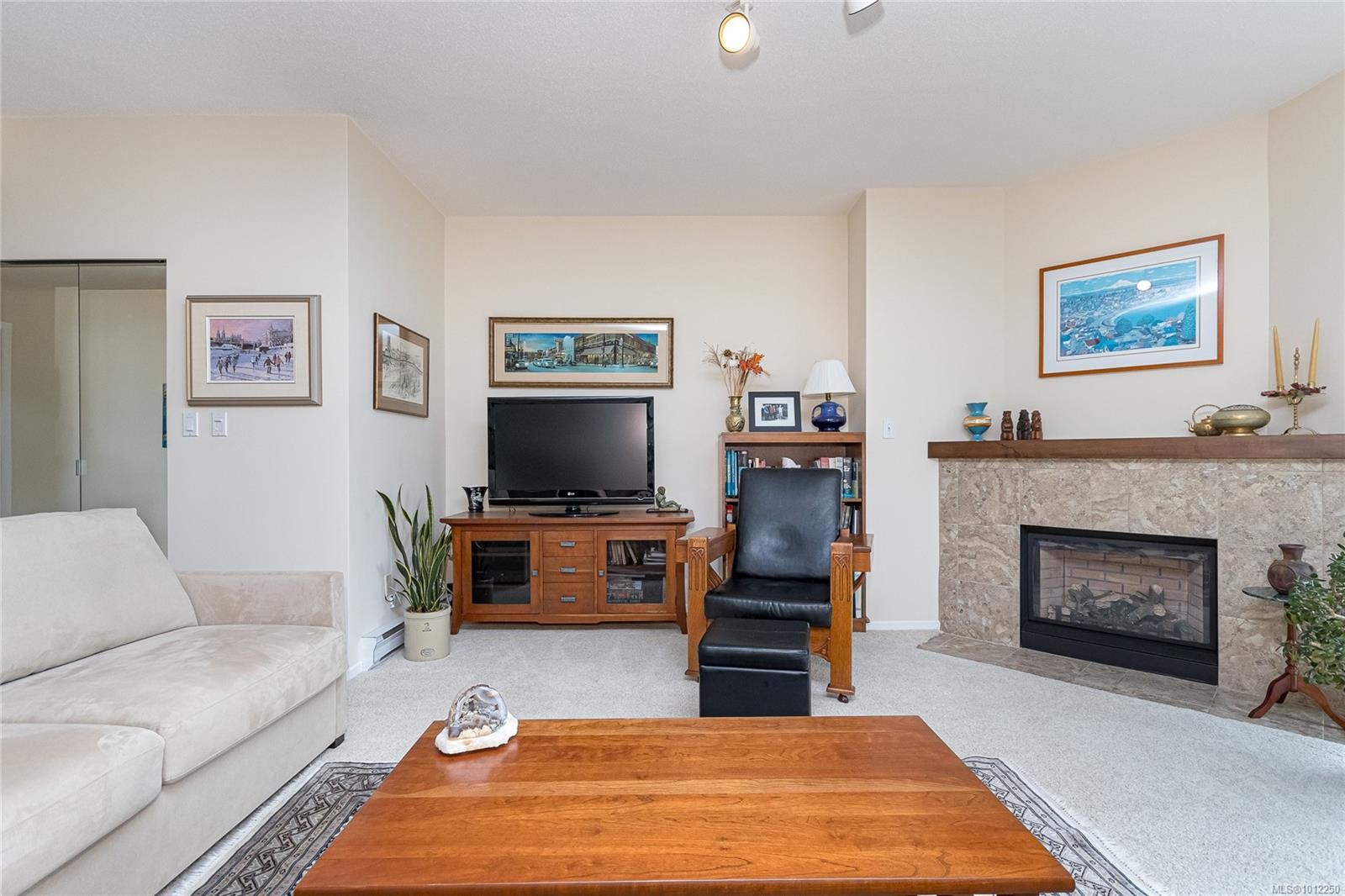 









188


Douglas

St, 530,
Victoria,




BC
V8V 2P1

