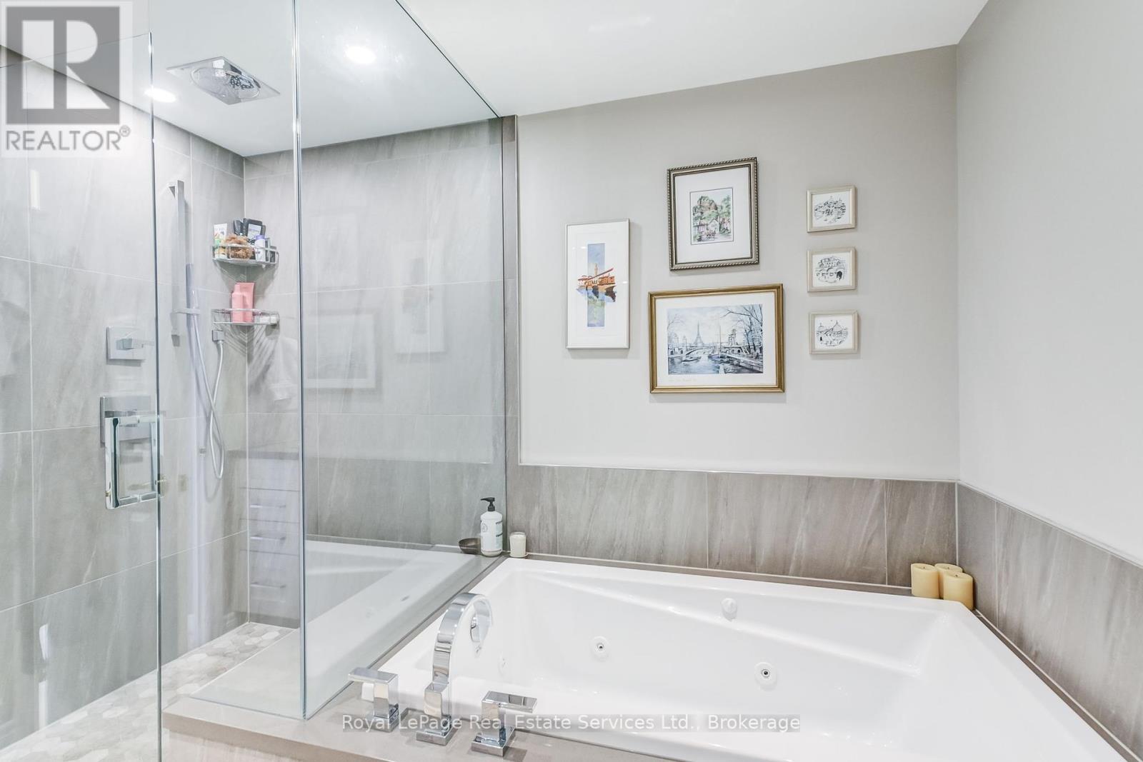 












PH1 - 60 OLD MILL ROAD

,
Oakville (OO Old Oakville),




Ontario
L6J7V9

