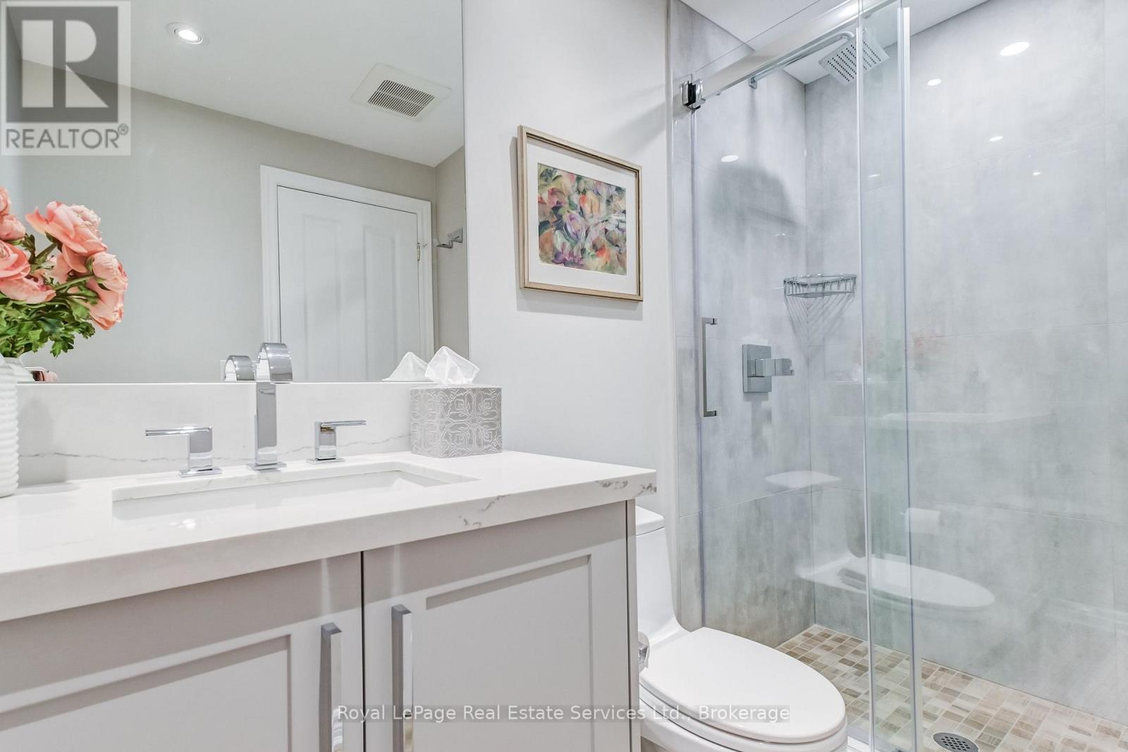 












PH1 - 60 OLD MILL ROAD

,
Oakville (OO Old Oakville),




Ontario
L6J7V9

