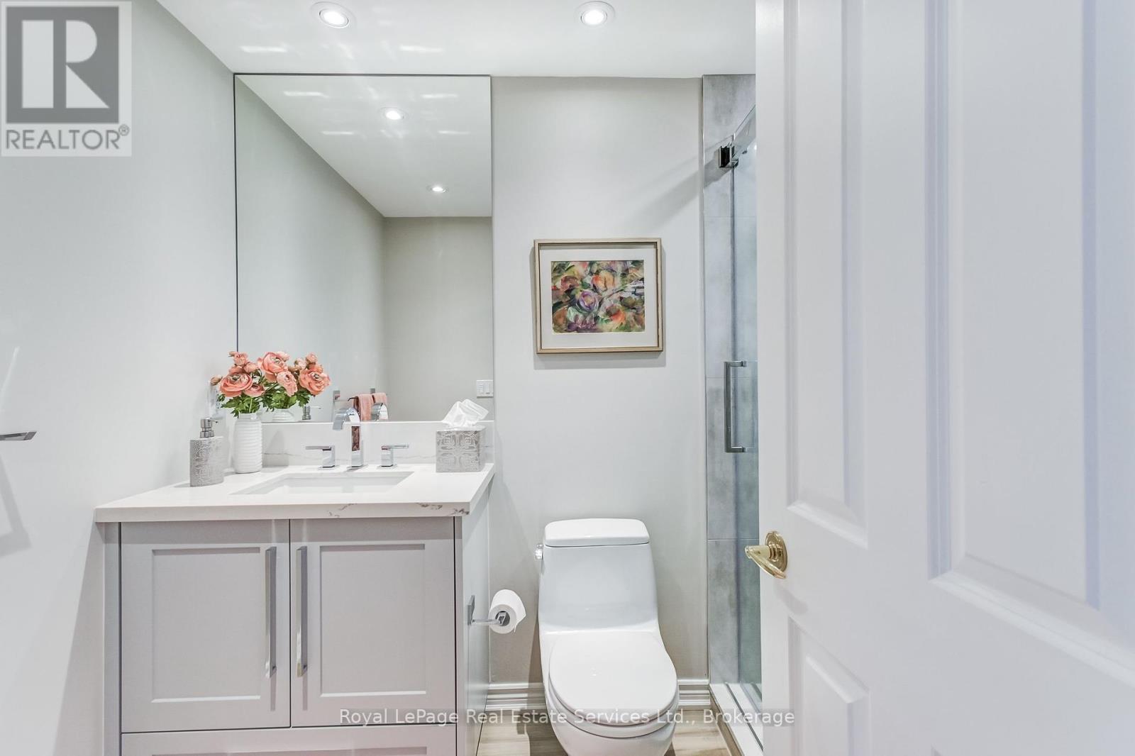 












PH1 - 60 OLD MILL ROAD

,
Oakville (OO Old Oakville),




Ontario
L6J7V9

