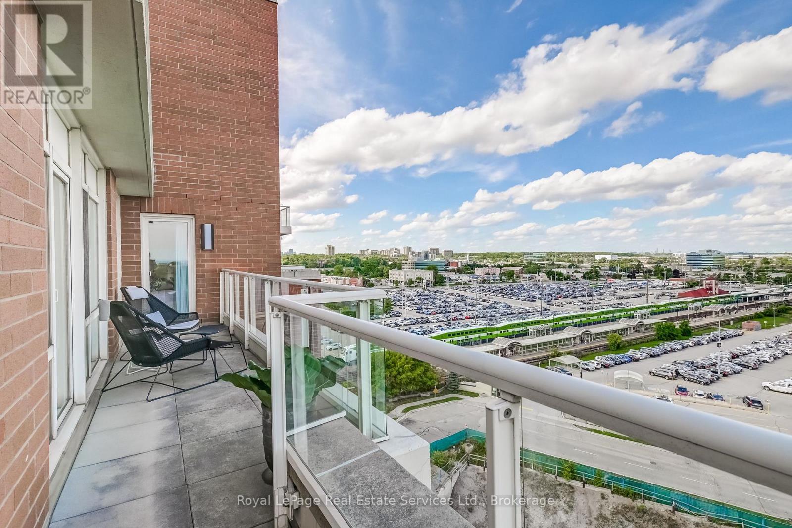 












PH1 - 60 OLD MILL ROAD

,
Oakville (OO Old Oakville),




Ontario
L6J7V9

