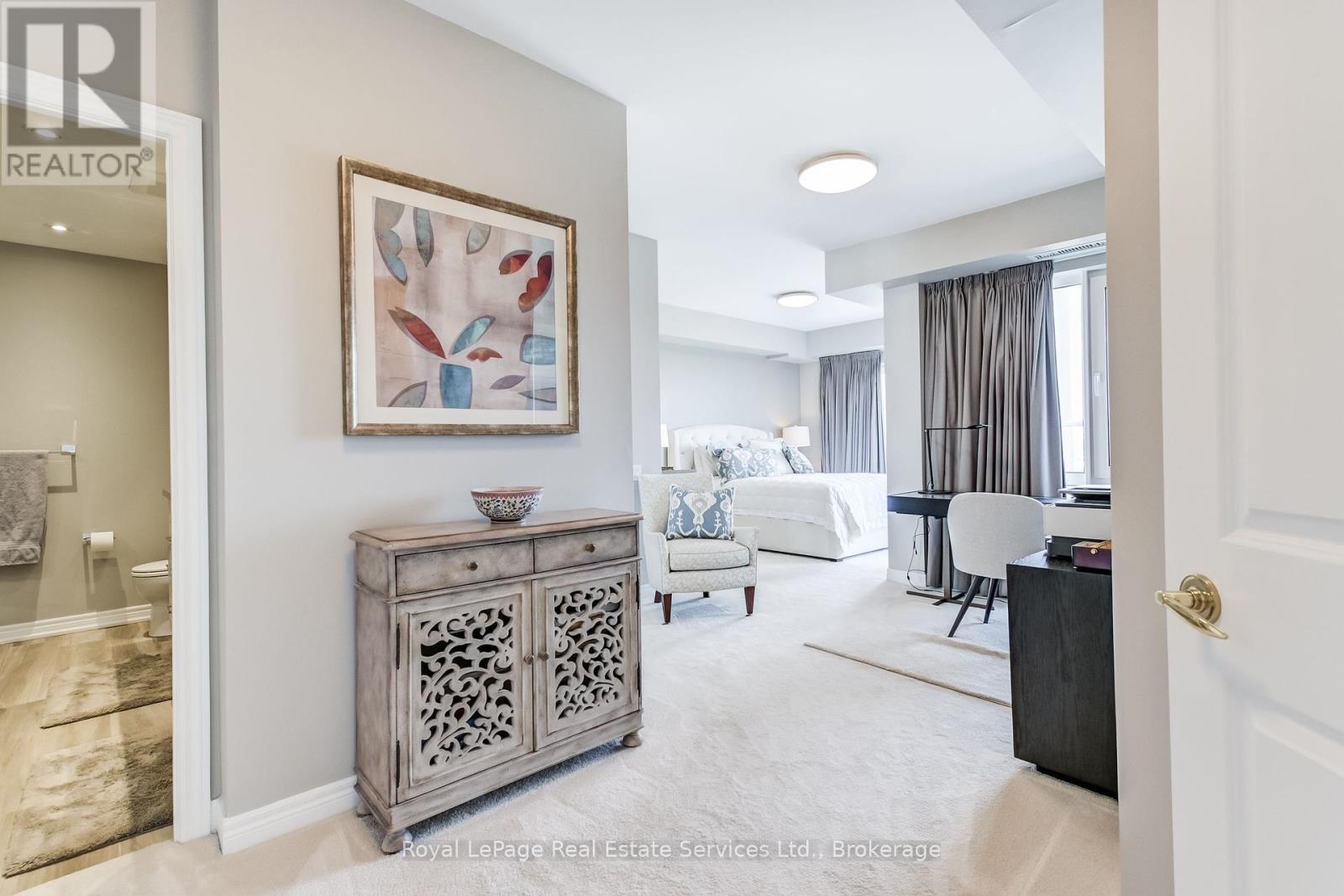 












PH1 - 60 OLD MILL ROAD

,
Oakville (OO Old Oakville),




Ontario
L6J7V9

