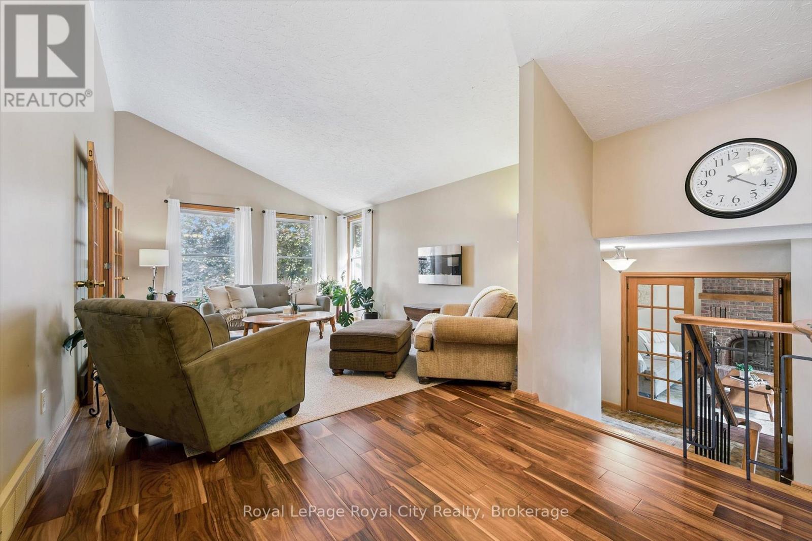 












28 WIMBLEDON ROAD

,
Guelph (Willow West/Sugarbush/West Acres),




Ontario
N1H7N1

