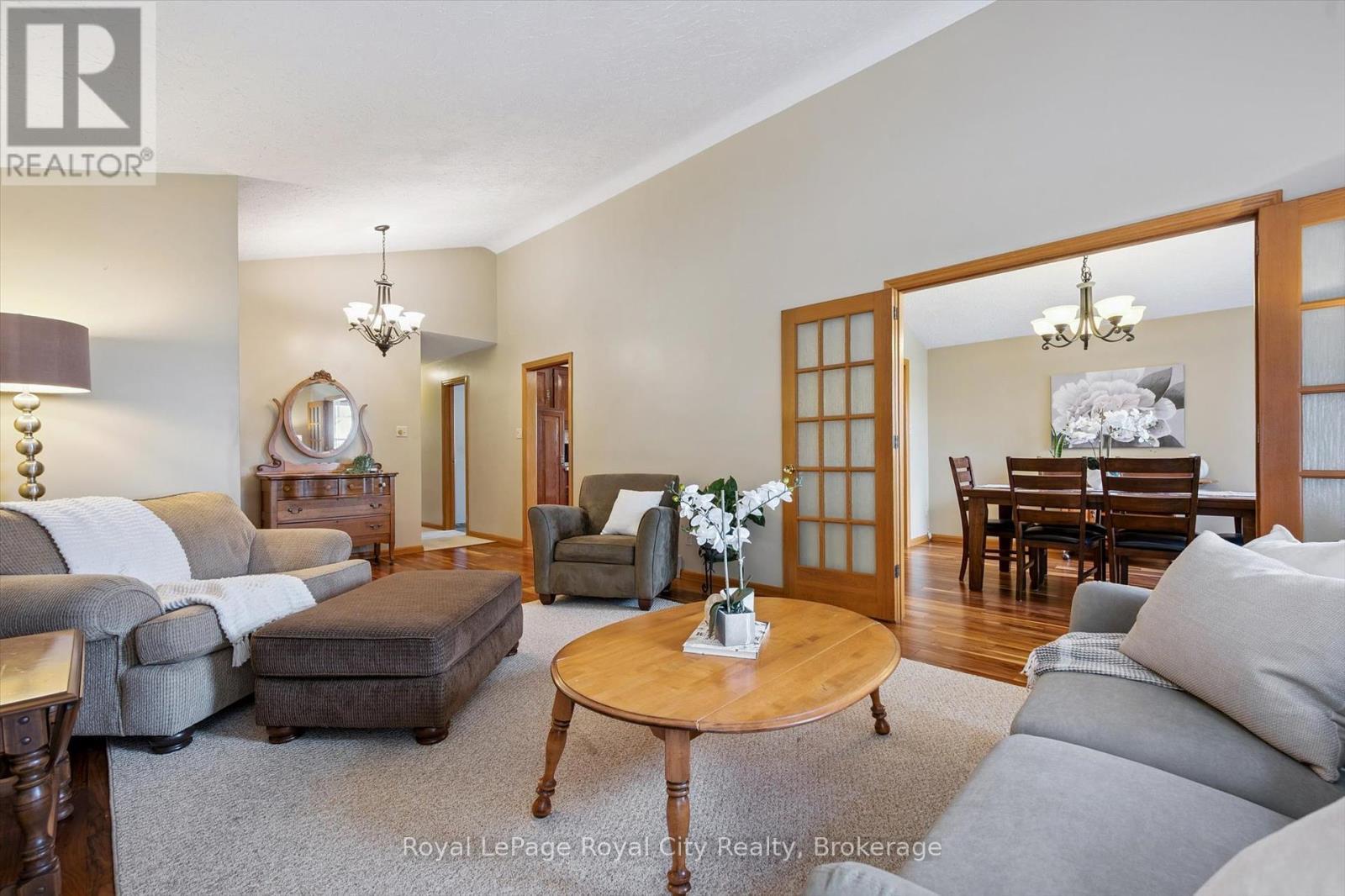 












28 WIMBLEDON ROAD

,
Guelph (Willow West/Sugarbush/West Acres),




Ontario
N1H7N1


