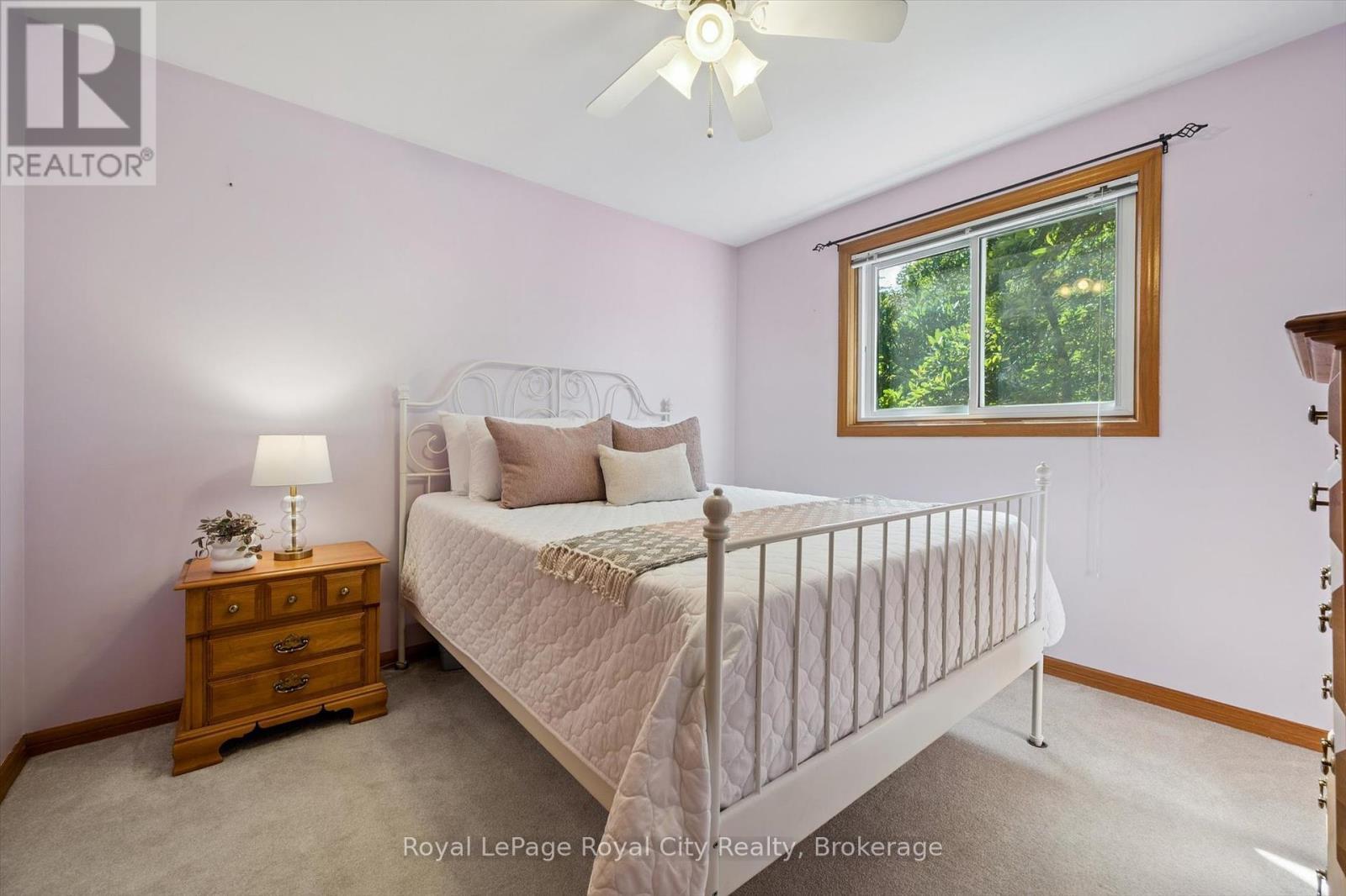 












28 WIMBLEDON ROAD

,
Guelph (Willow West/Sugarbush/West Acres),




Ontario
N1H7N1

