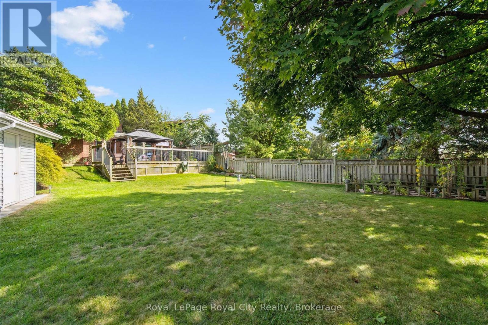 












28 WIMBLEDON ROAD

,
Guelph (Willow West/Sugarbush/West Acres),




Ontario
N1H7N1

