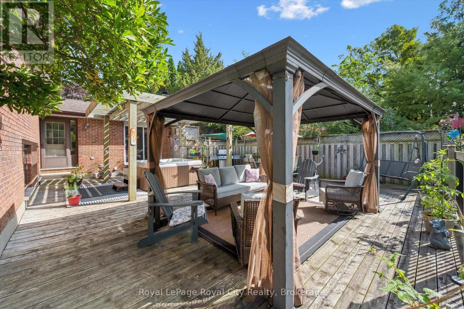












28 WIMBLEDON ROAD

,
Guelph (Willow West/Sugarbush/West Acres),




Ontario
N1H7N1

