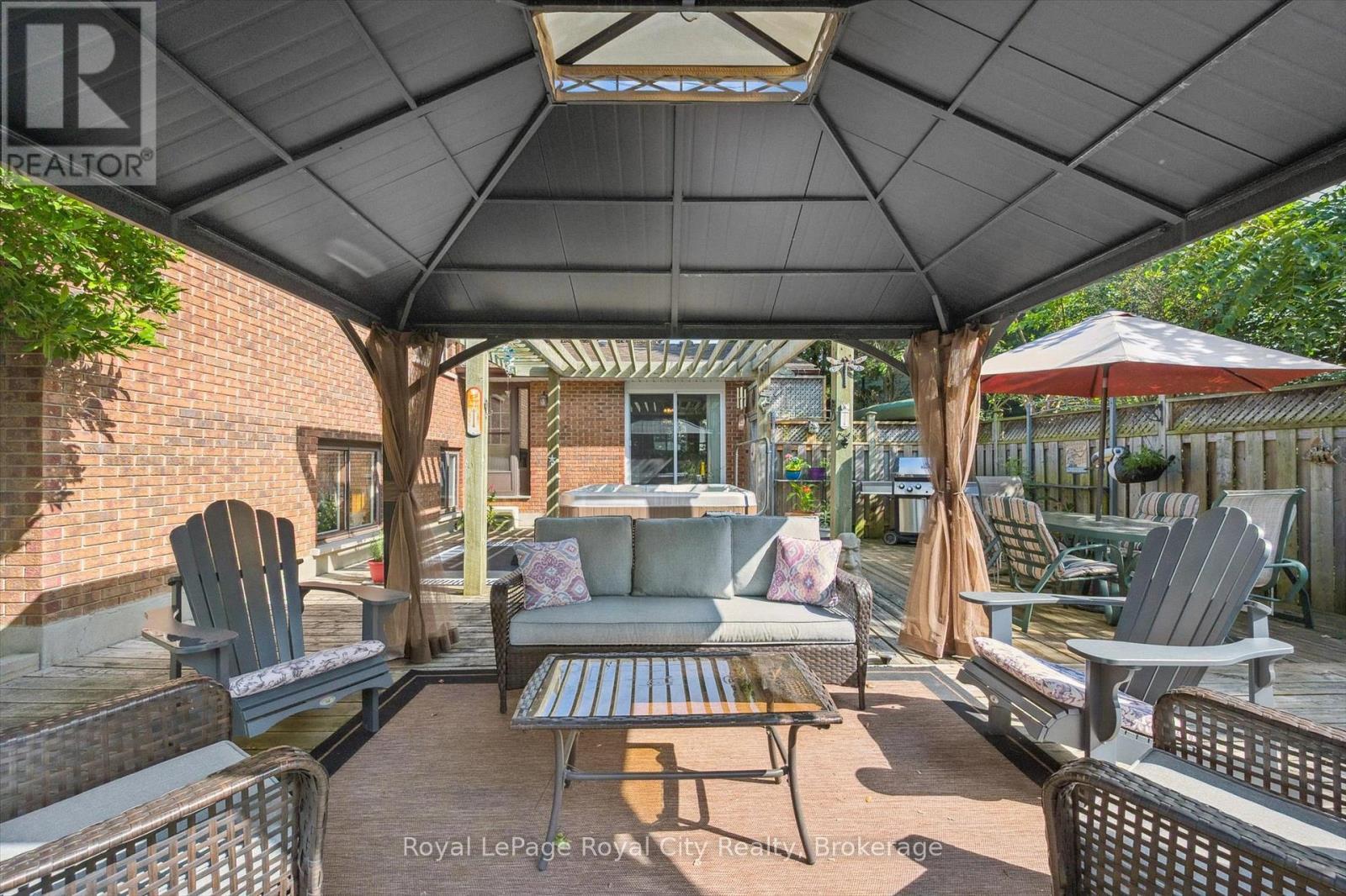 












28 WIMBLEDON ROAD

,
Guelph (Willow West/Sugarbush/West Acres),




Ontario
N1H7N1

