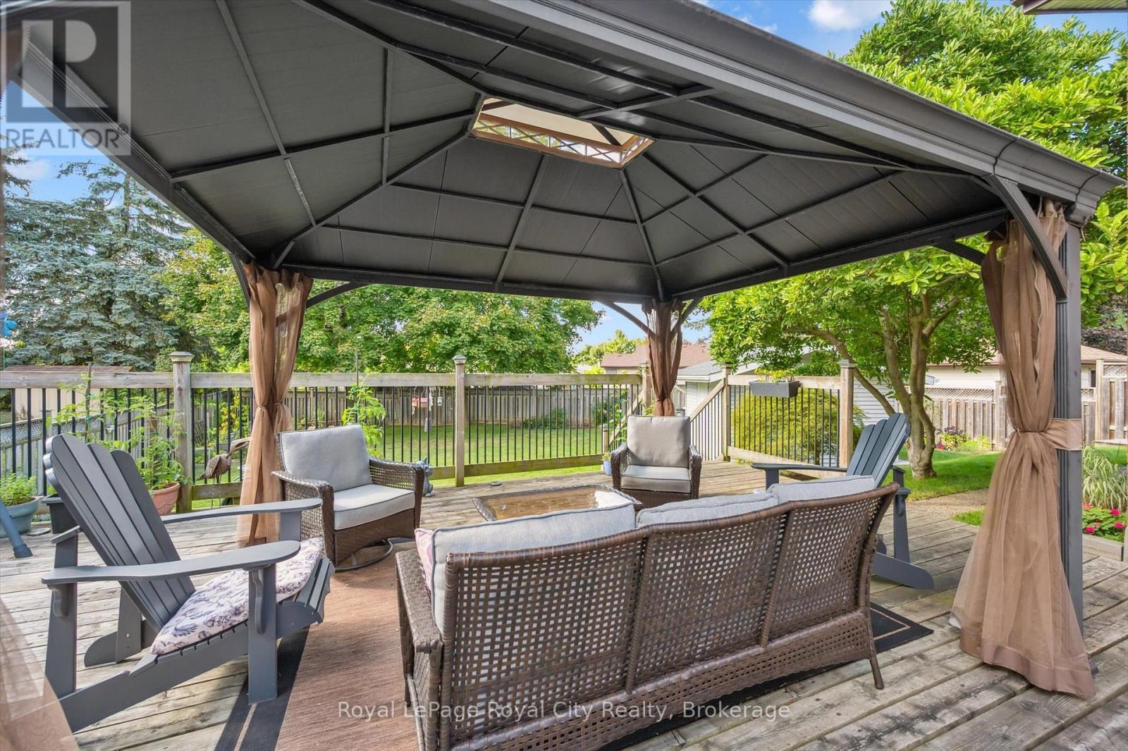 












28 WIMBLEDON ROAD

,
Guelph (Willow West/Sugarbush/West Acres),




Ontario
N1H7N1

