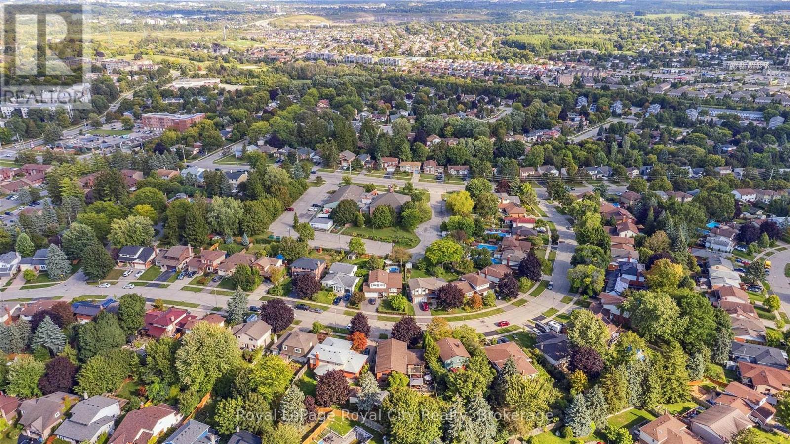 












28 WIMBLEDON ROAD

,
Guelph (Willow West/Sugarbush/West Acres),




Ontario
N1H7N1

